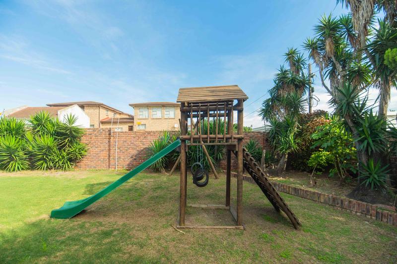5 Bedroom Property for Sale in Bluewater Bay Eastern Cape